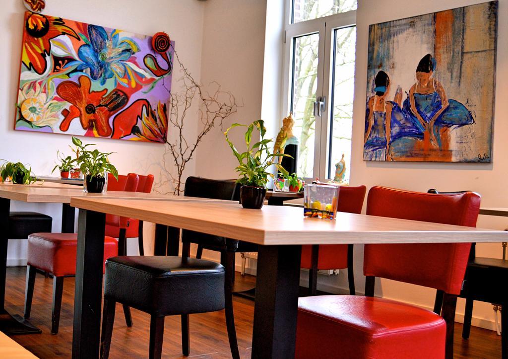 Hotel - Restaurant Uit De Kunst Вийлен Екстериор снимка